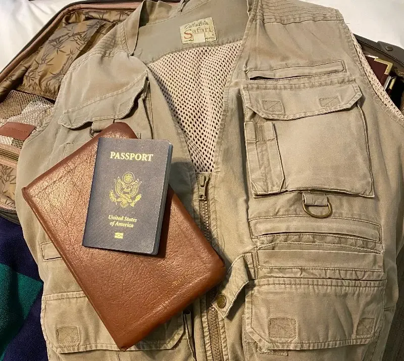 Passport, jacket, wallet... We're going to Kenya.